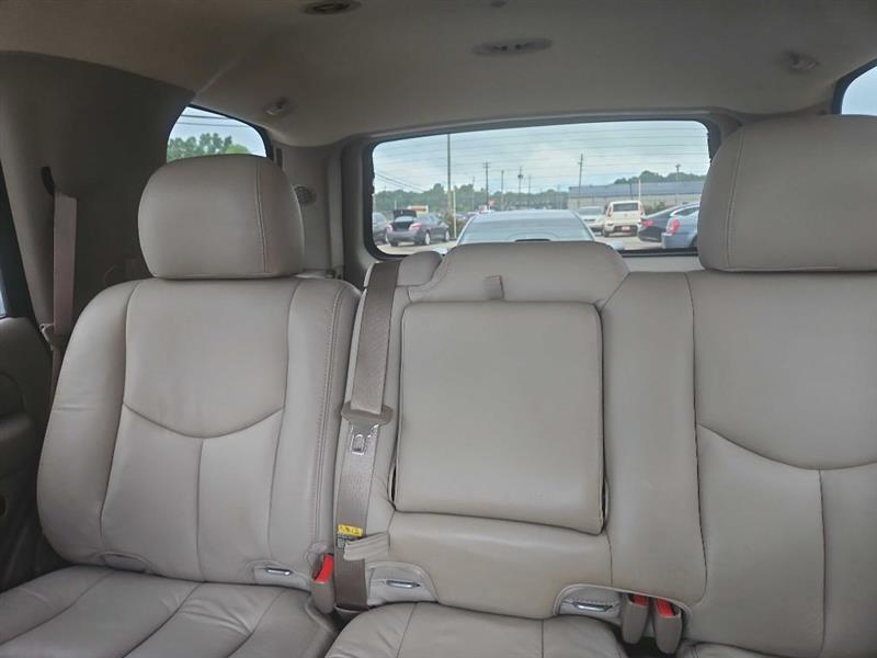 Chevrolet Tahoe 2WD 2004