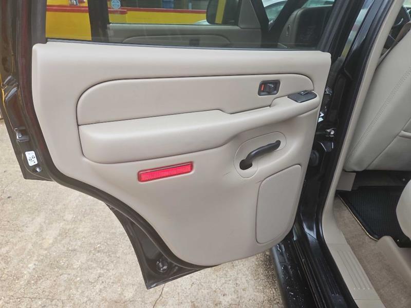 Chevrolet Tahoe 2WD 2004