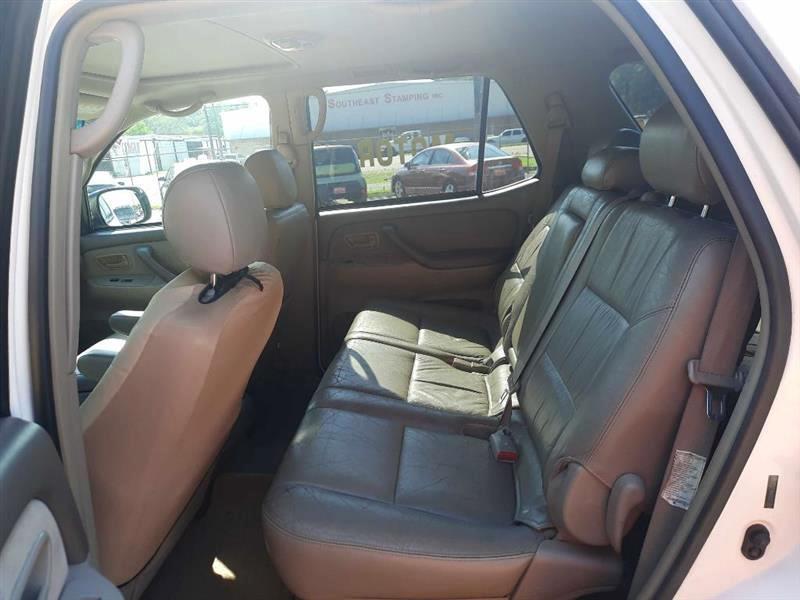 Toyota Sequoia SR5 2WD 2005