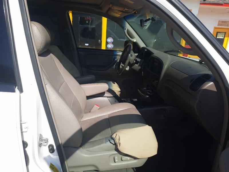 Toyota Sequoia SR5 2WD 2005