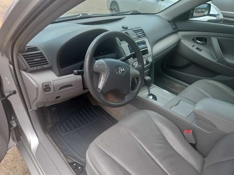 Toyota Camry Base 6-Spd AT 2011