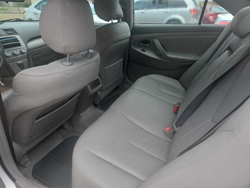 Toyota Camry Base 6-Spd AT 2011