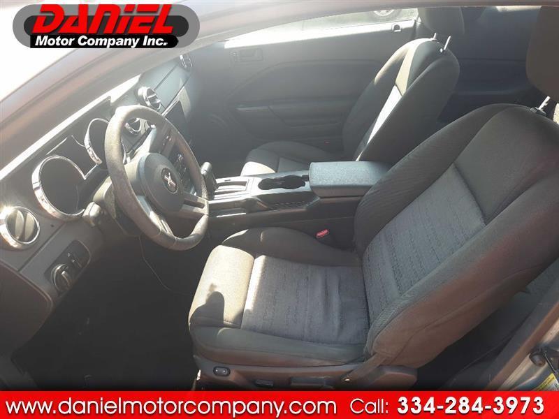 2005 Ford Mustang V6 Deluxe Coupe