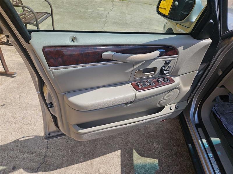 Lincoln Town Car Signature Limited 2008