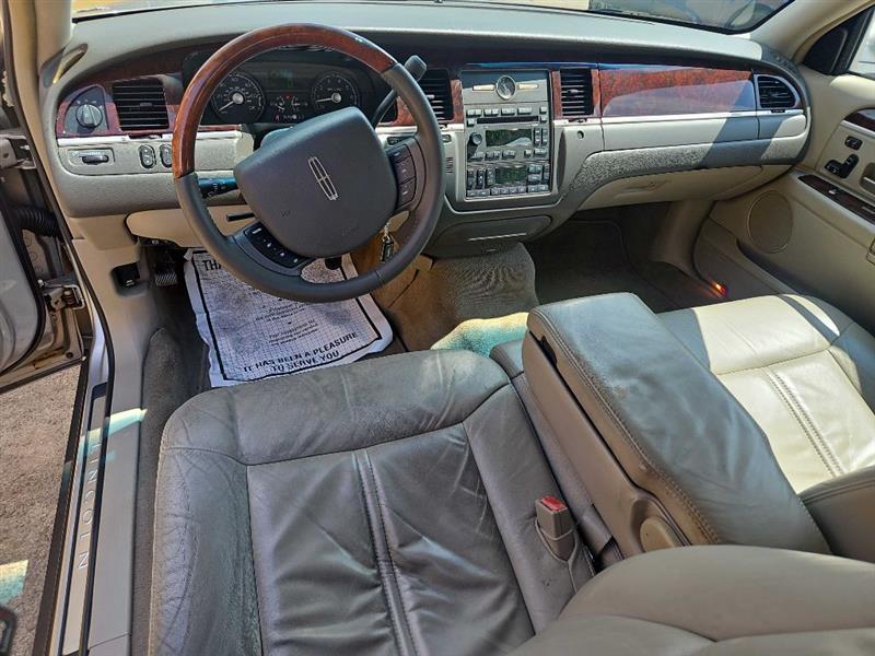 Lincoln Town Car Signature Limited 2008