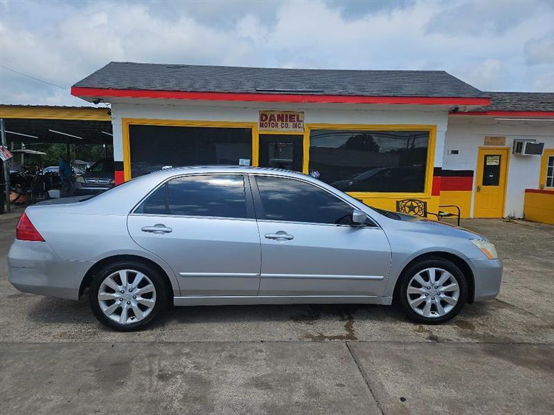 Honda Accord EX V-6 Sedan AT w/ XM Radio 2006