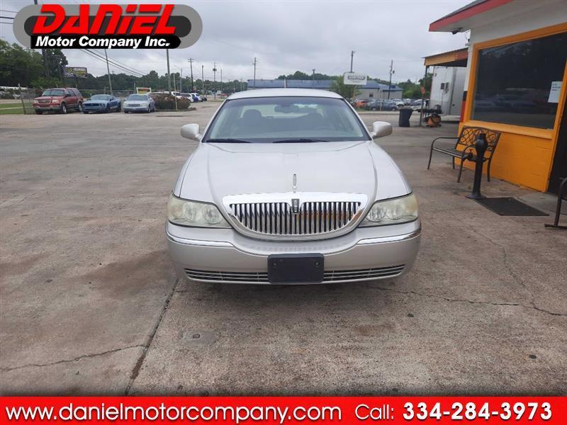 2005 Lincoln Town Car Signature