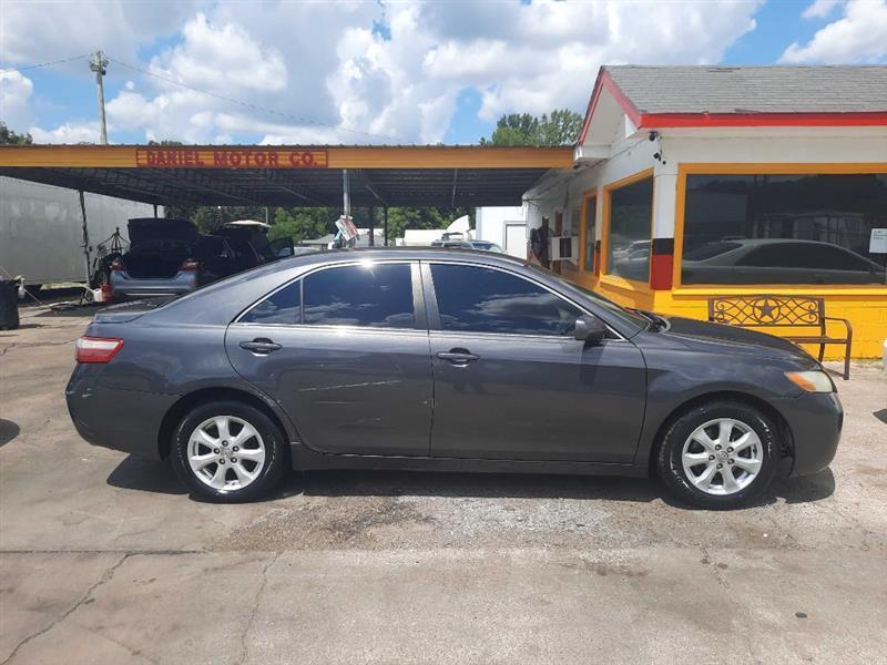 Toyota Camry SE V6 6-Spd AT 2009