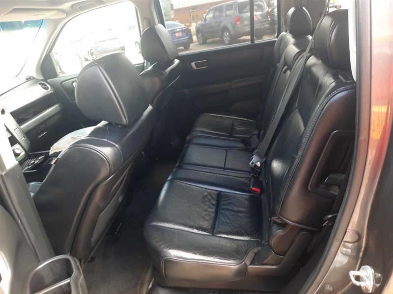 Honda Pilot Touring 2WD 5-Spd AT 2010