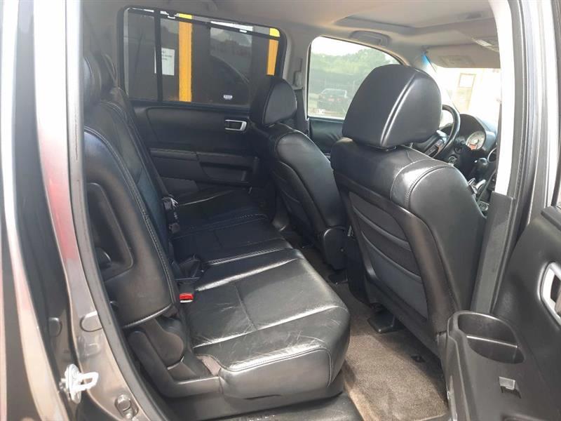Honda Pilot Touring 2WD 5-Spd AT 2010