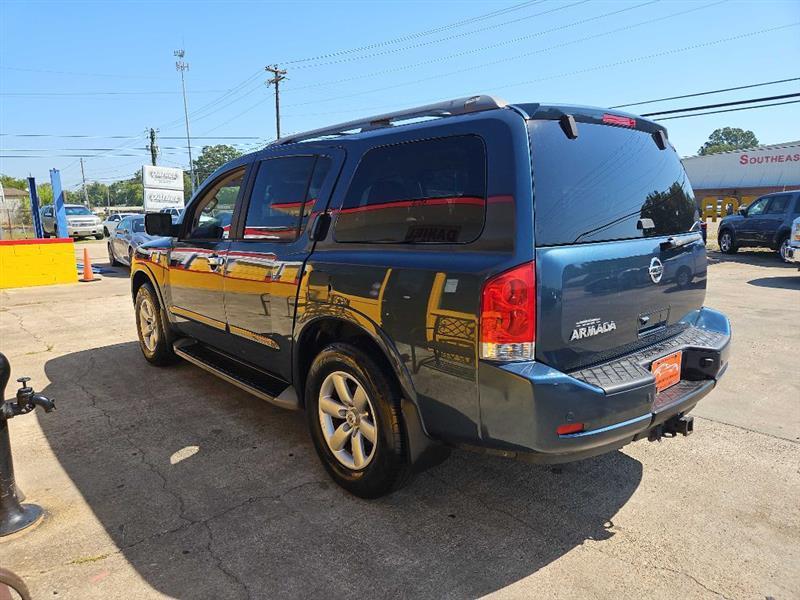 Nissan Armada photo 2