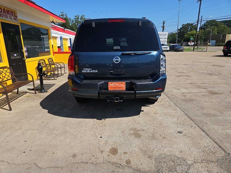 Nissan Armada photo 3