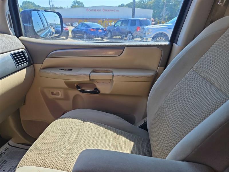 Nissan Armada photo 6