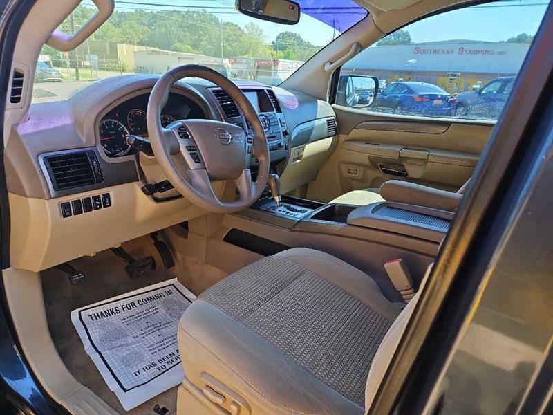 Nissan Armada photo 8