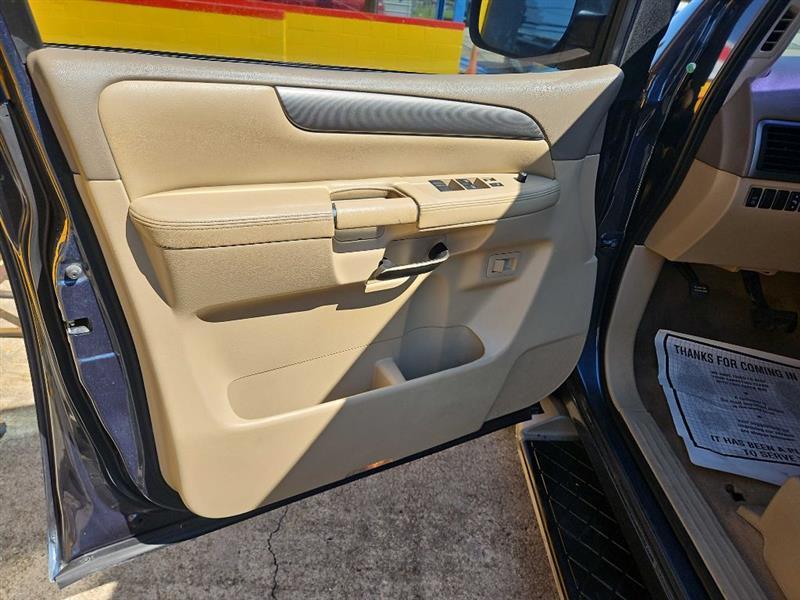 Nissan Armada photo 10