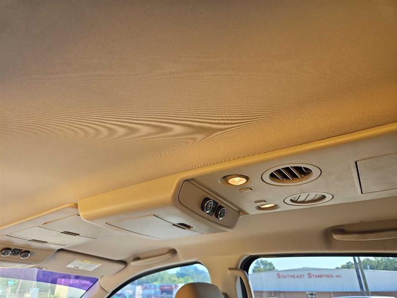 Nissan Armada photo 16
