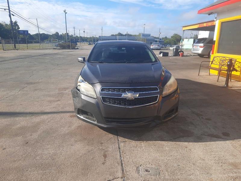 Chevrolet Malibu photo 3