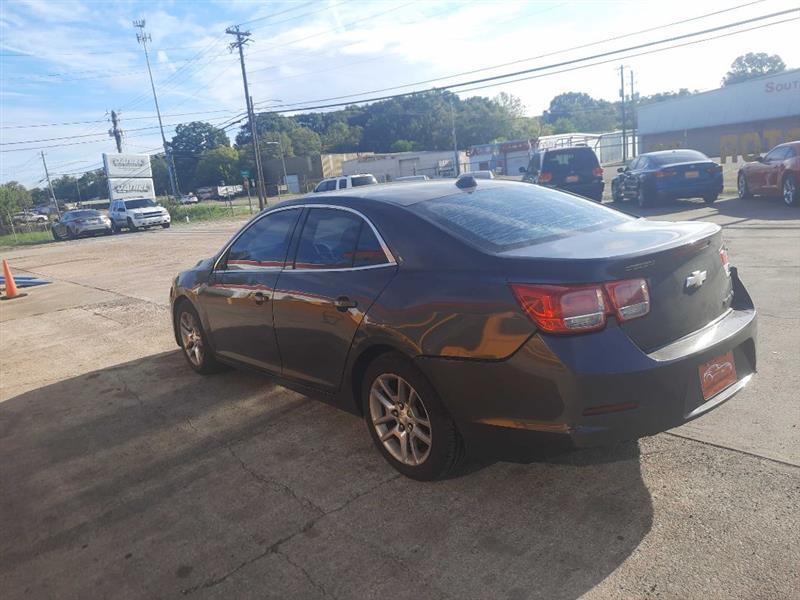 Chevrolet Malibu photo 4