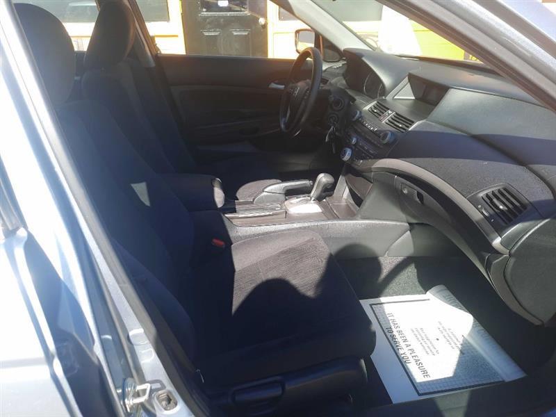 Honda Accord photo 7