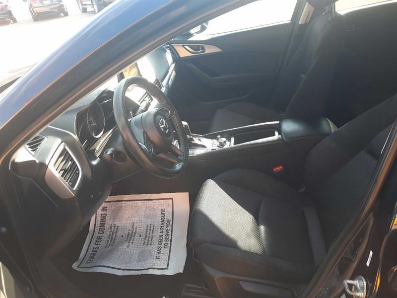 Mazda Mazda3 photo 2