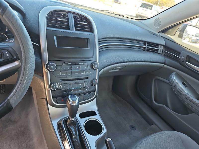Chevrolet Malibu photo 8