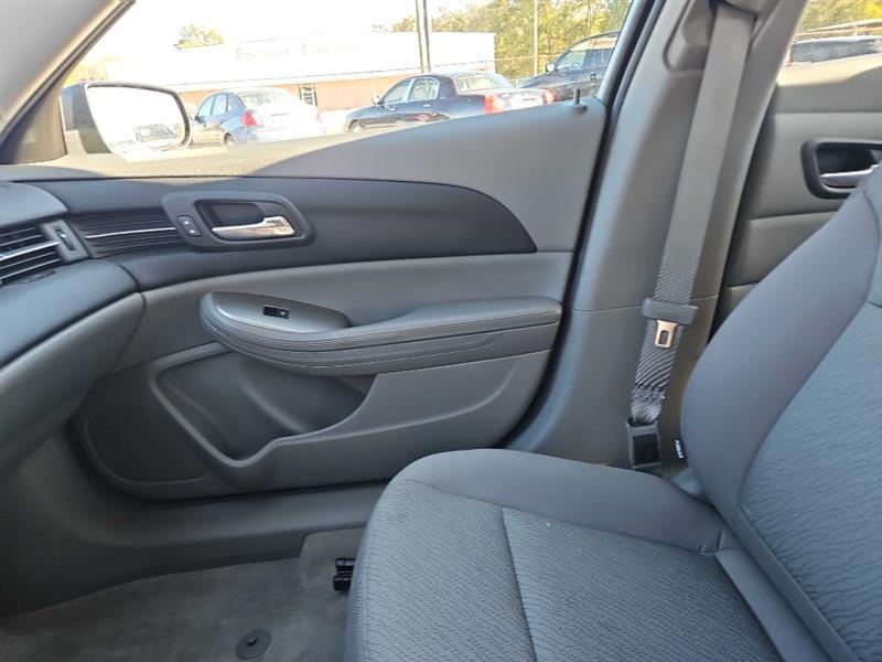 Chevrolet Malibu photo 9