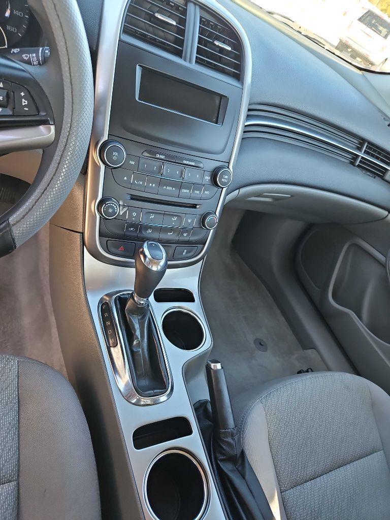 Chevrolet Malibu photo 14