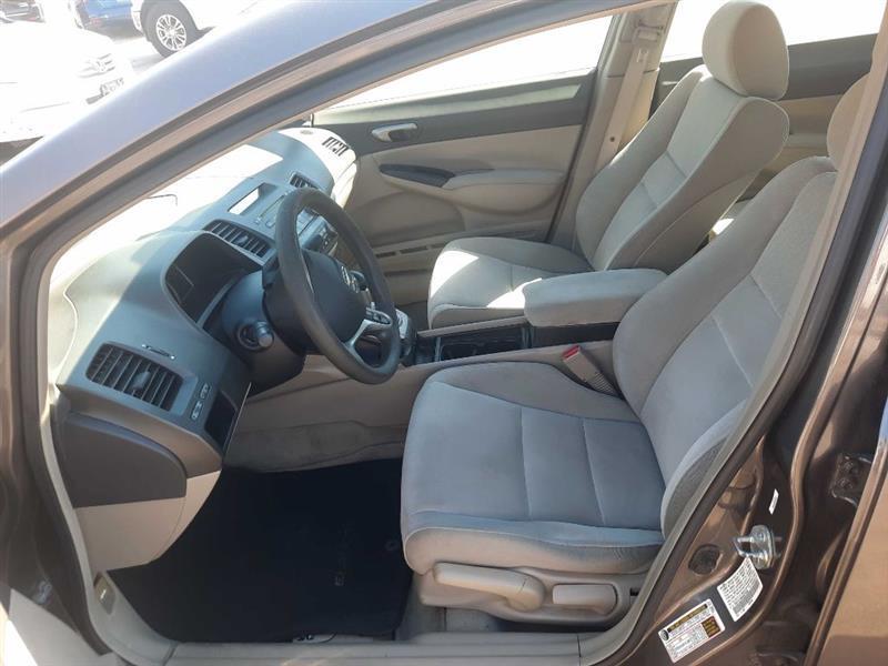 Honda Civic LX Sedan 5-Speed AT 2010