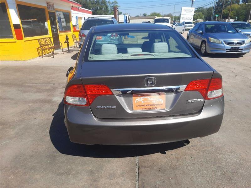 Honda Civic LX Sedan 5-Speed AT 2010