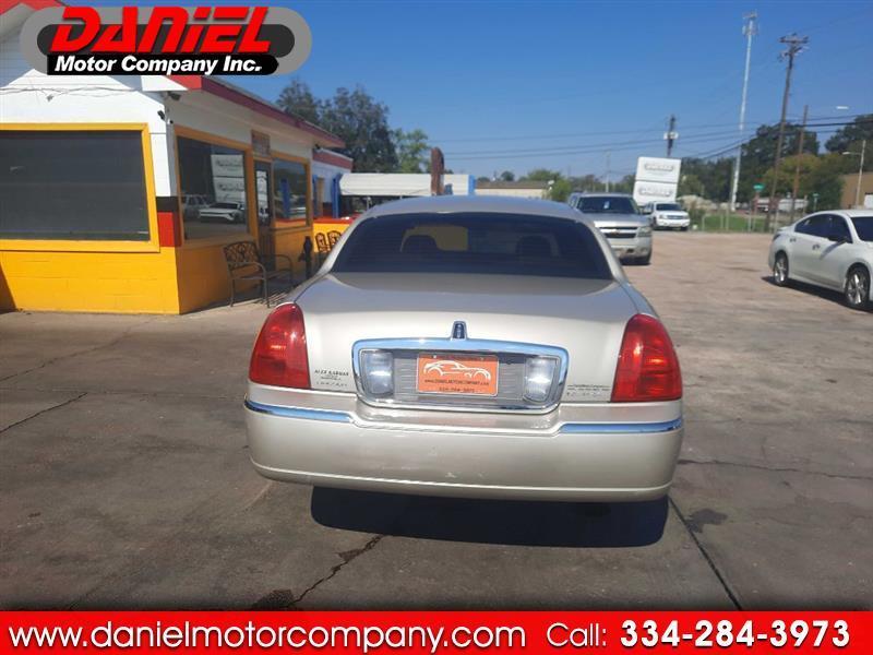 2009 Lincoln Town Car Signature Limited