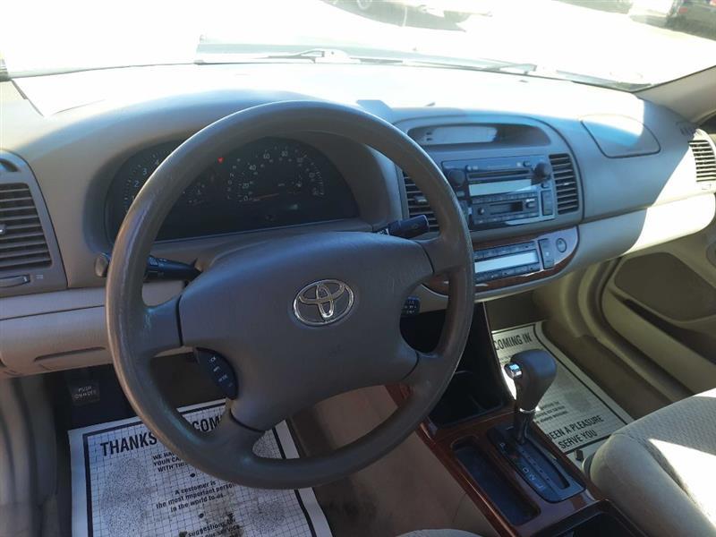 Toyota Camry LE 2004