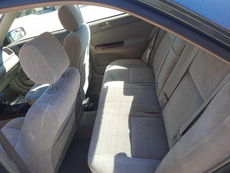 Toyota Camry LE 2004