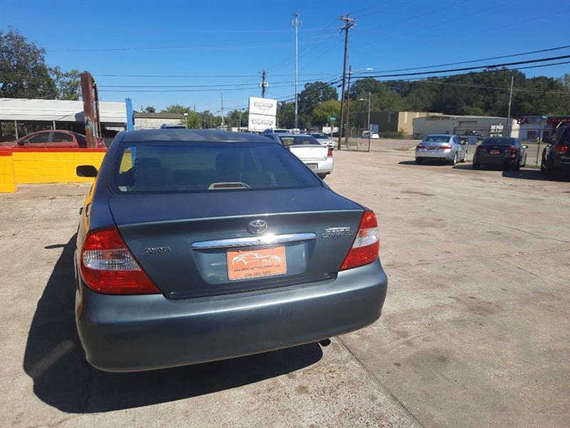 Toyota Camry LE 2004