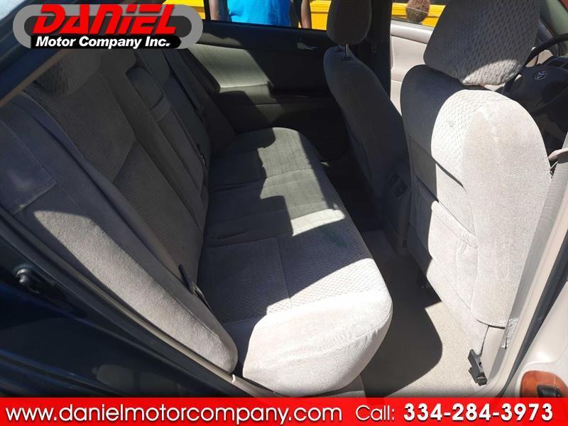 2004 Toyota Camry LE
