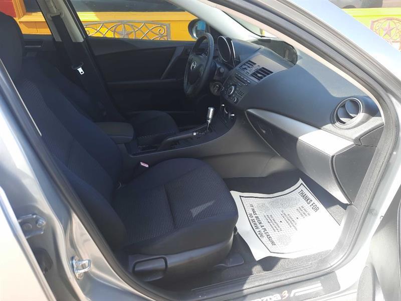 Mazda MAZDA3 i Touring 4-door 2012