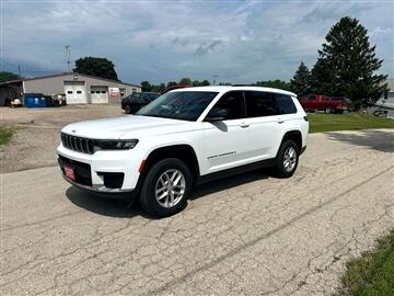 2022 Jeep Grand Cherokee L Laredo 4WD