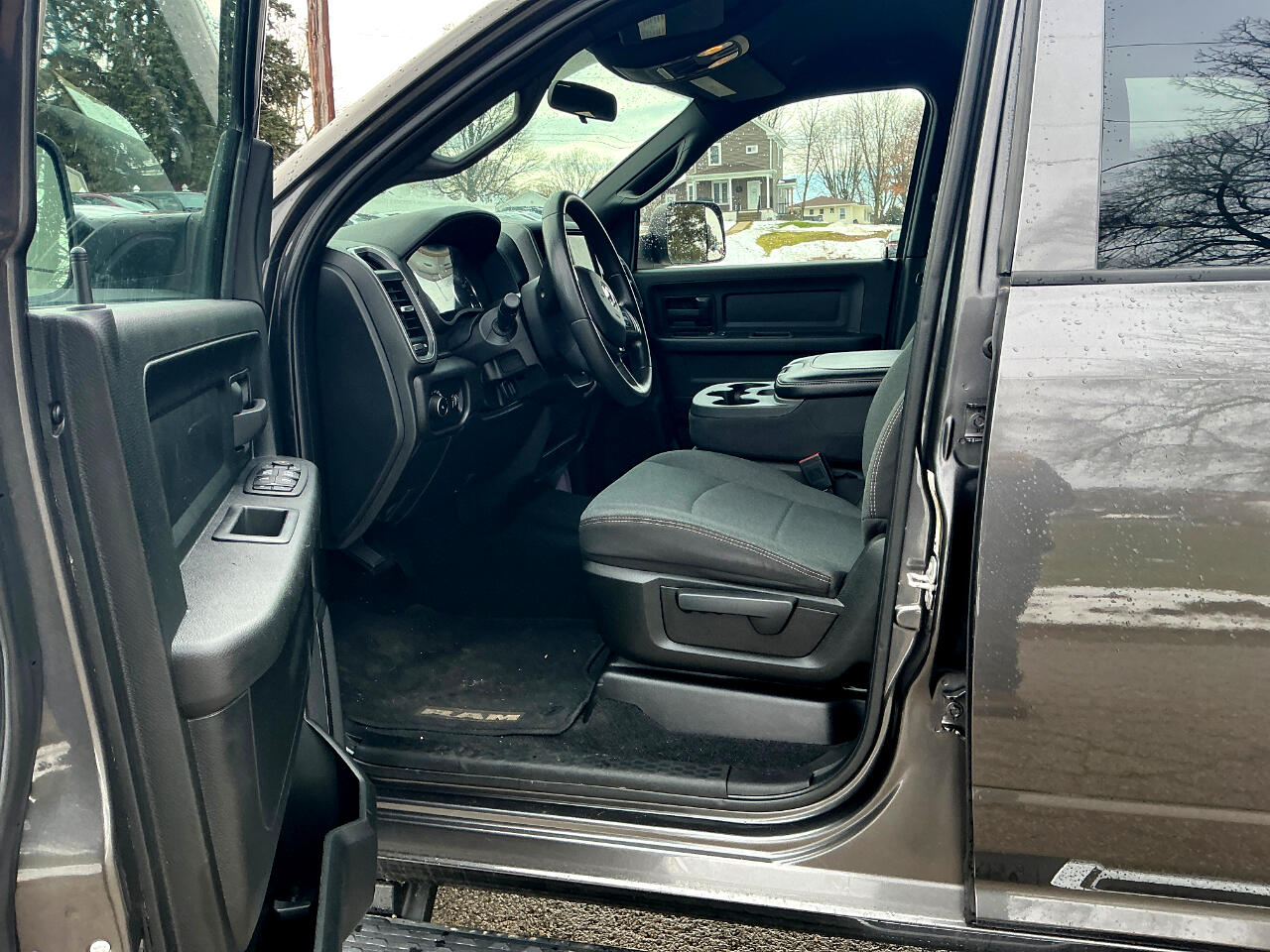 RAM 2500 Tradesman Crew Cab SWB 4WD 2022