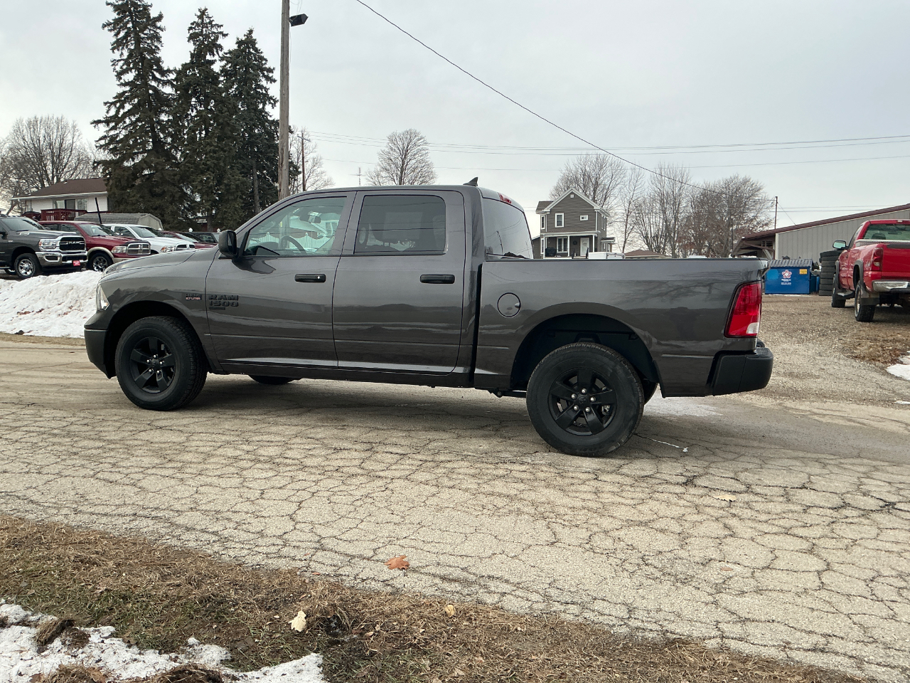 RAM 1500 Classic Tradesman Crew Cab SWB 4WD 2024