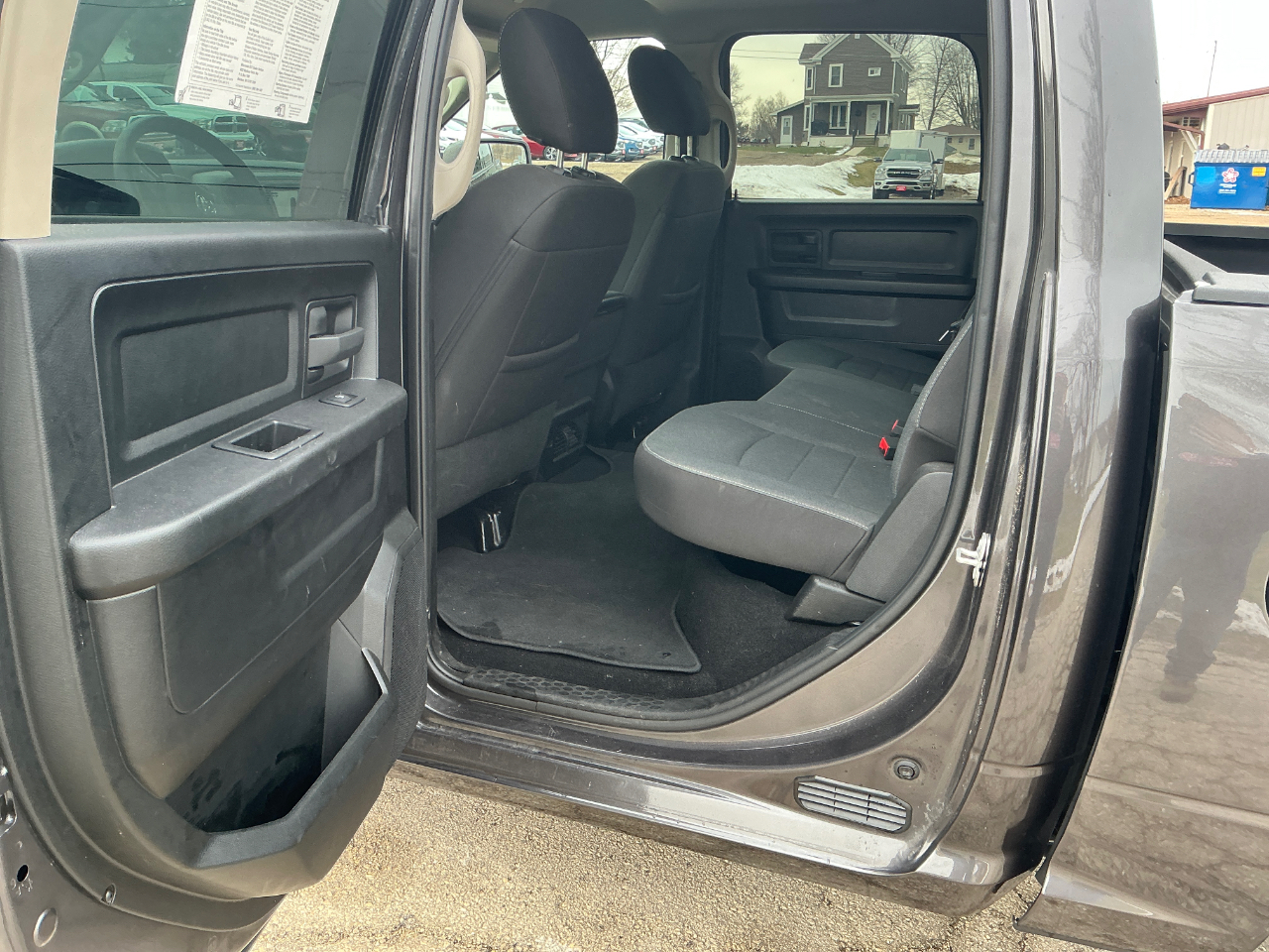 RAM 1500 Classic Tradesman Crew Cab SWB 4WD 2024