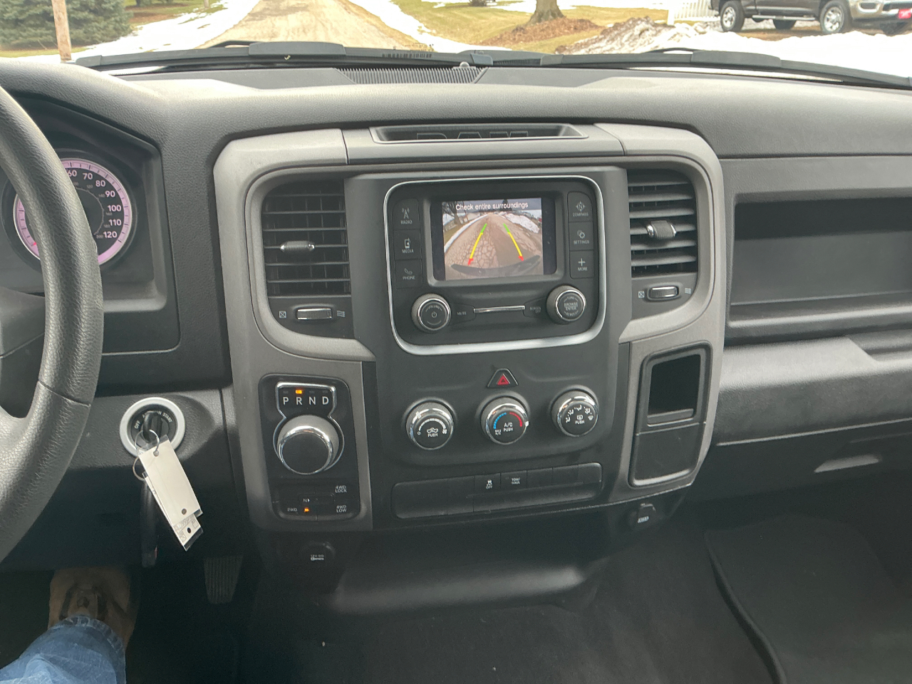 RAM 1500 Classic Tradesman Crew Cab SWB 4WD 2024