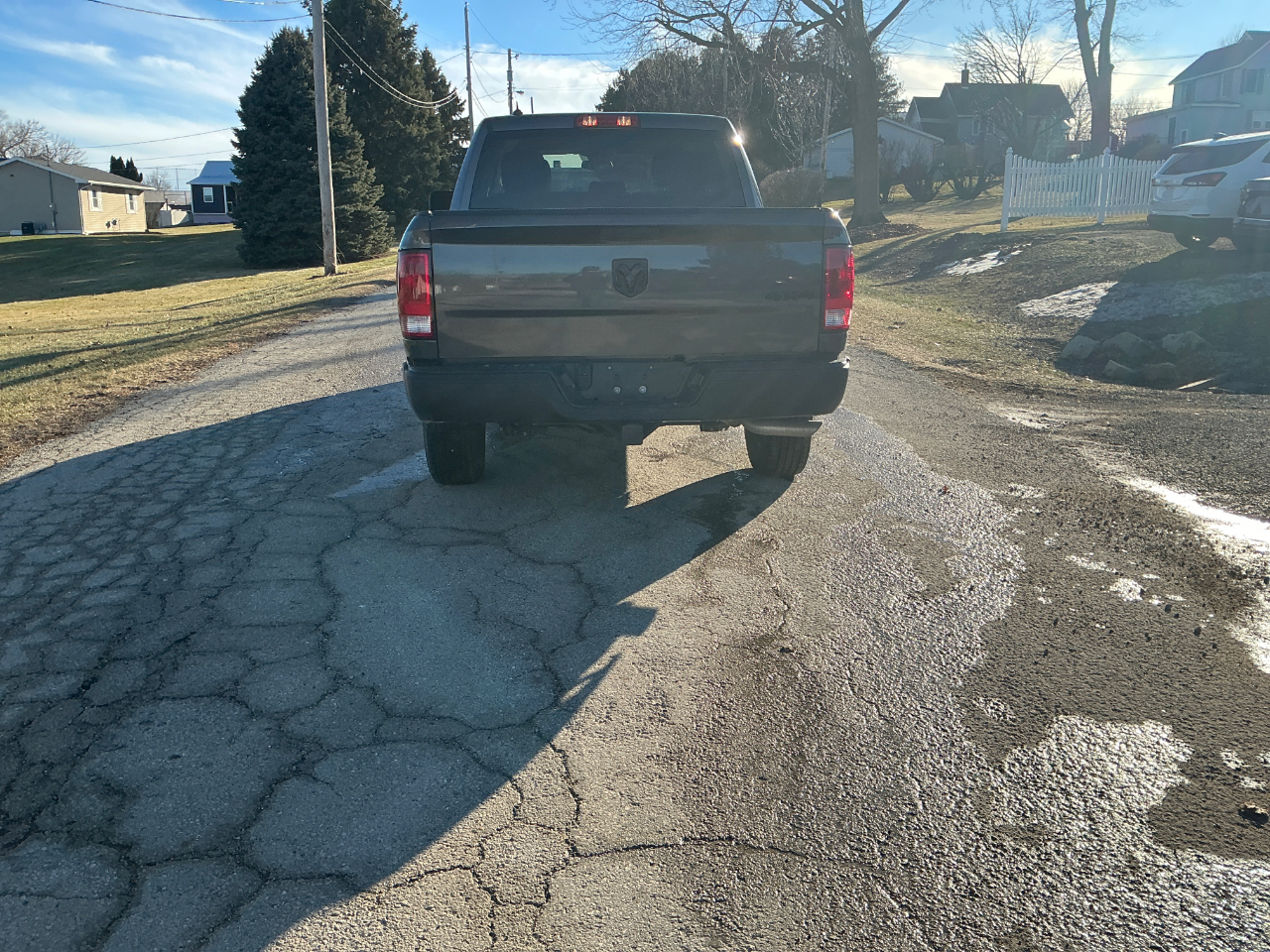 RAM 1500 Classic Tradesman Crew Cab SWB 4WD 2024