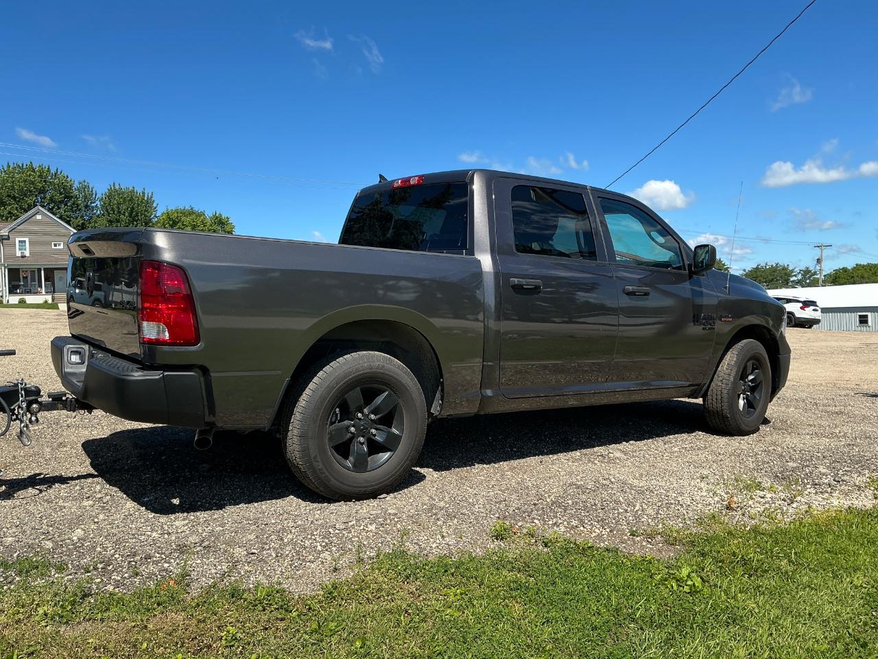 RAM 1500 Classic Tradesman Crew Cab SWB 4WD 2024