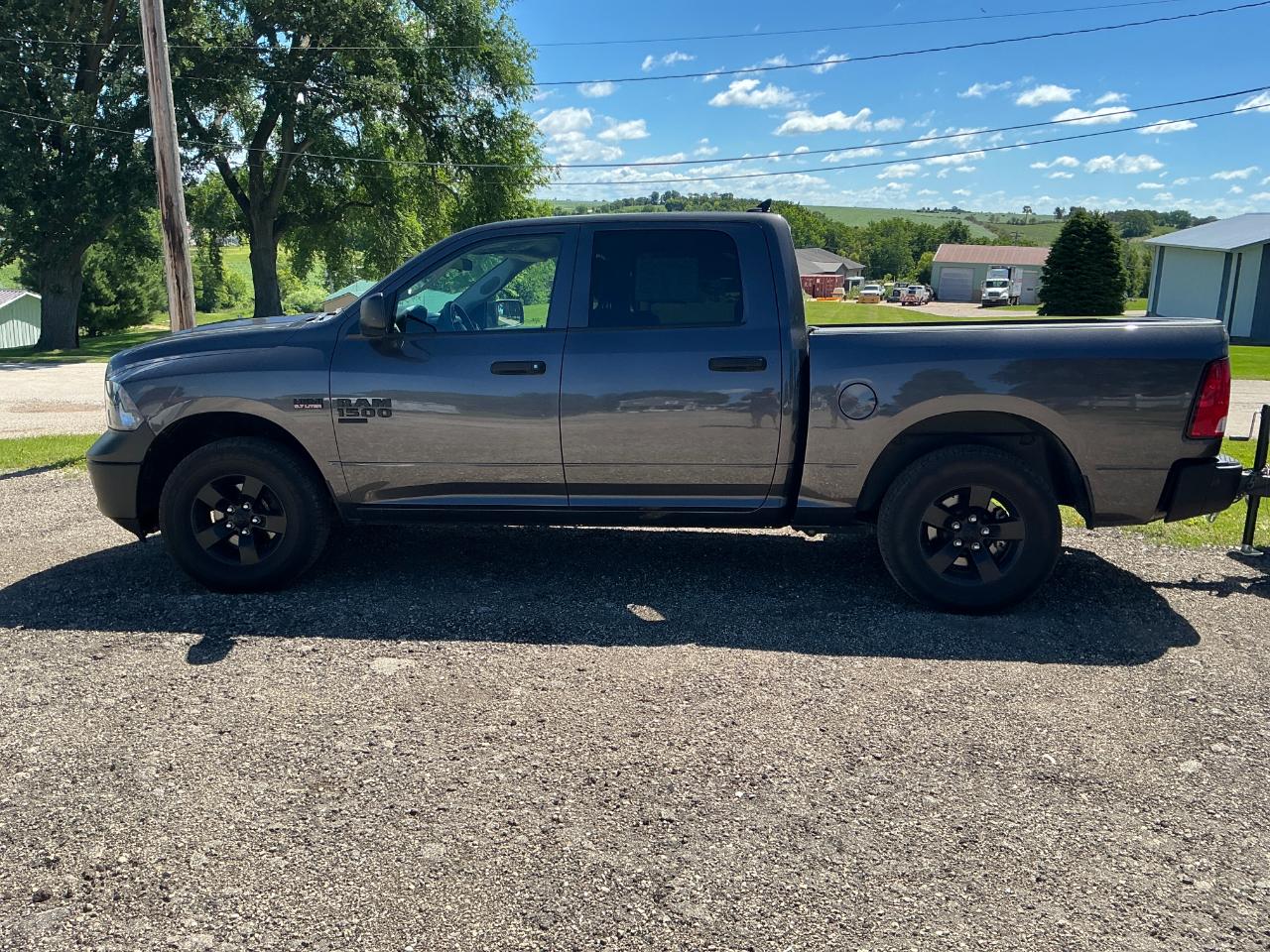RAM 1500 Classic Tradesman Crew Cab SWB 4WD 2024