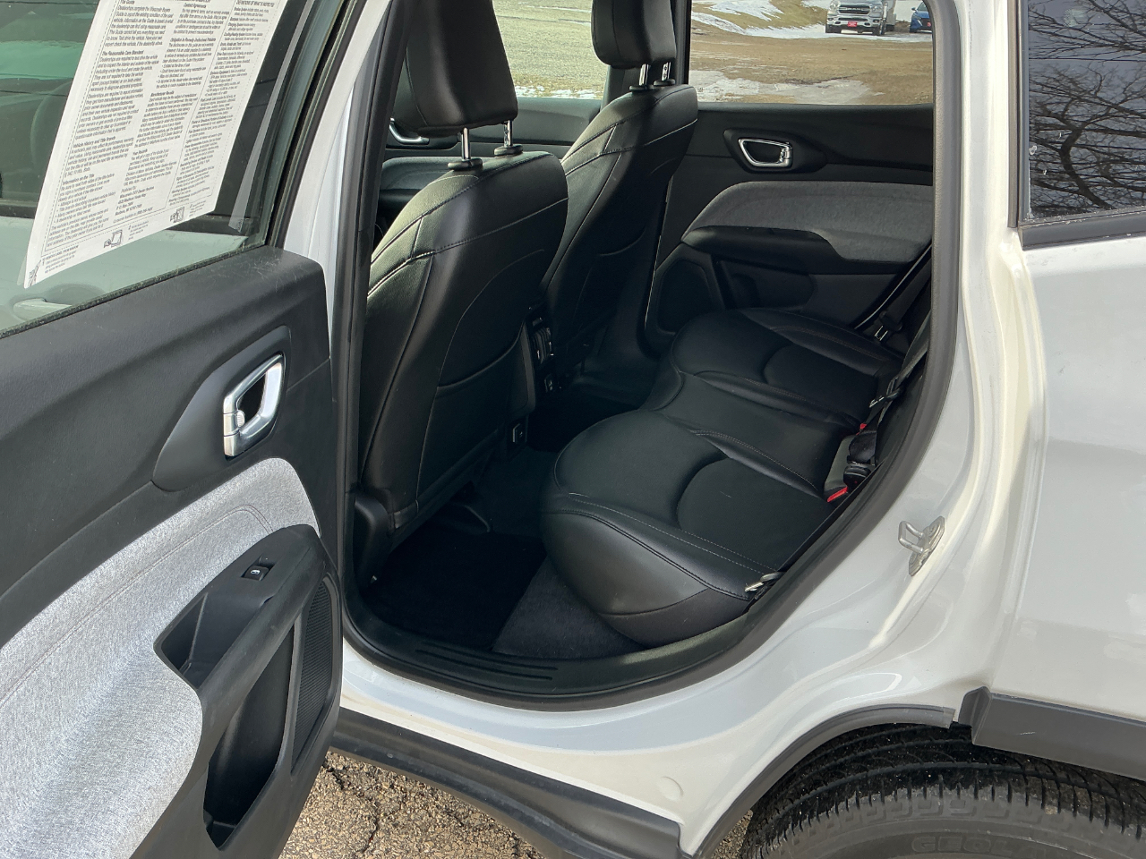 Jeep Compass Latitude LUX 4D SUV 4WD 2023