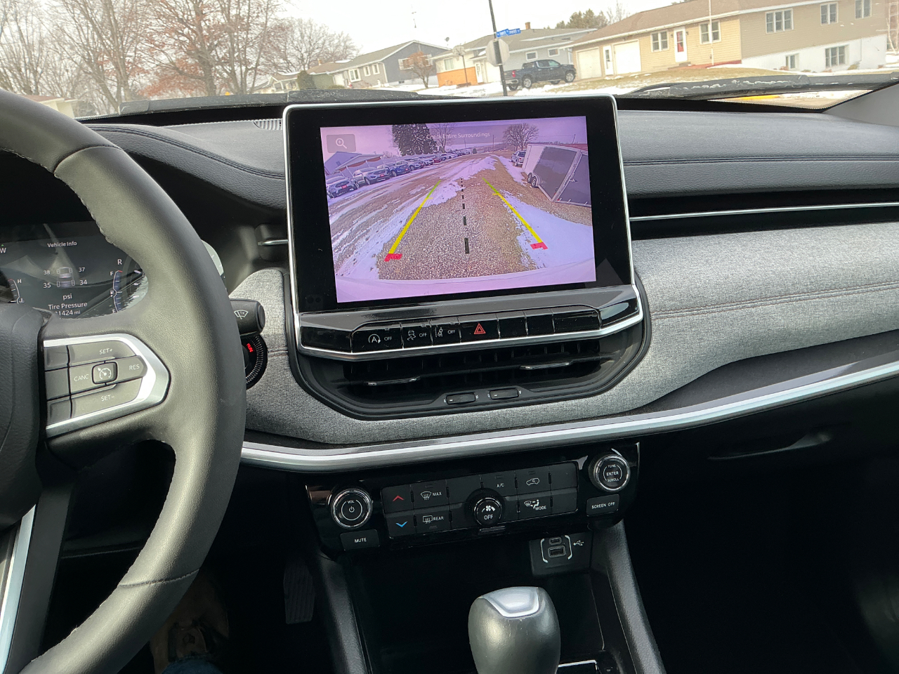 Jeep Compass Latitude LUX 4D SUV 4WD 2023