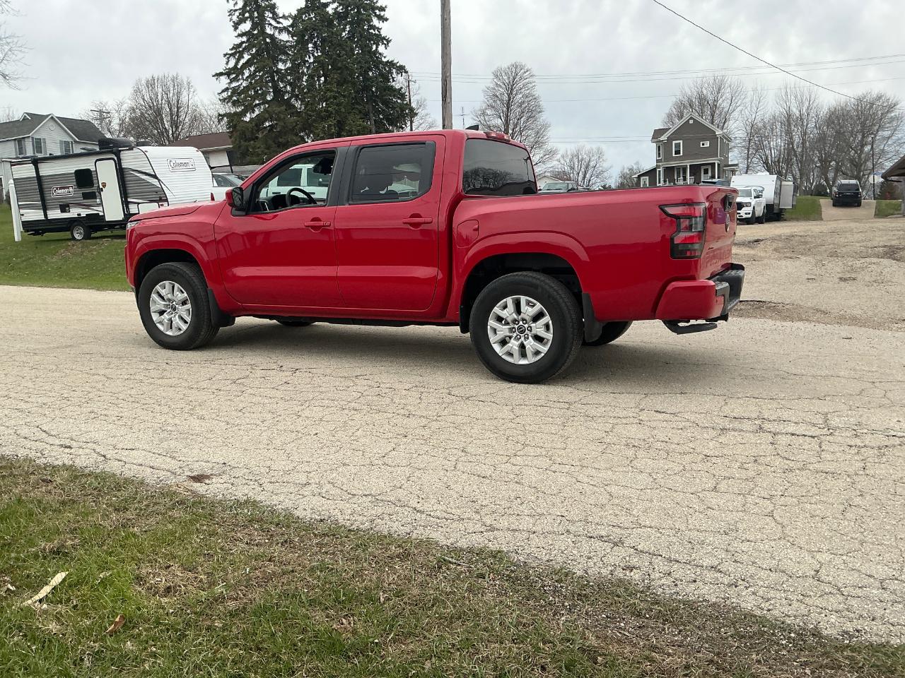 Nissan Frontier SV Crew Cab 4WD 2023