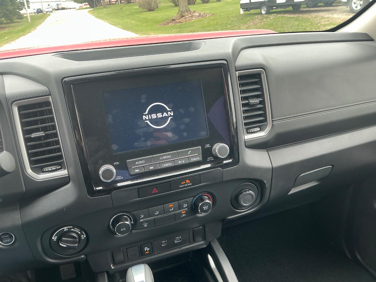 Nissan Frontier SV Crew Cab 4WD 2023