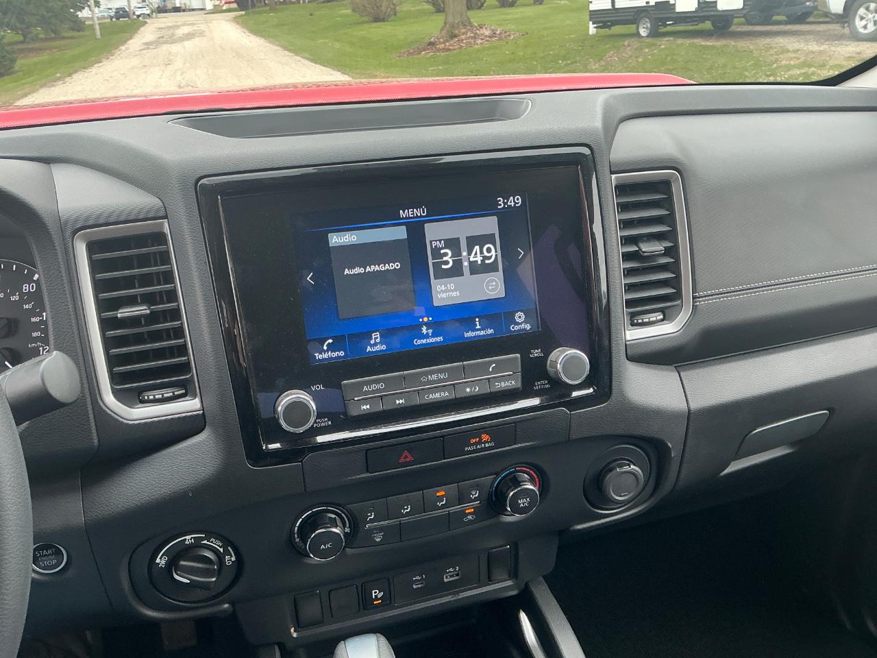 Nissan Frontier SV Crew Cab 4WD 2023