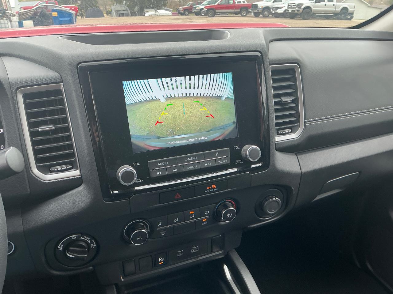 Nissan Frontier SV Crew Cab 4WD 2023