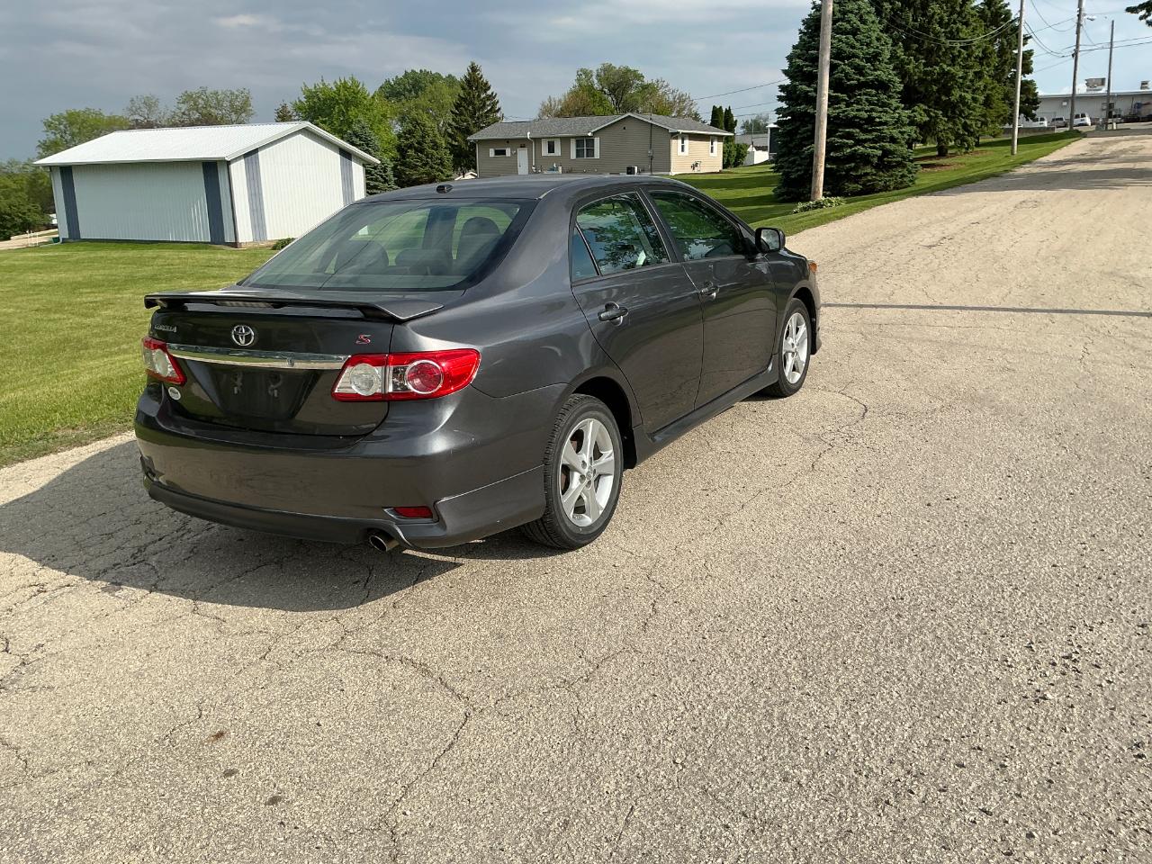 Toyota Corolla S 4-Speed AT 2012